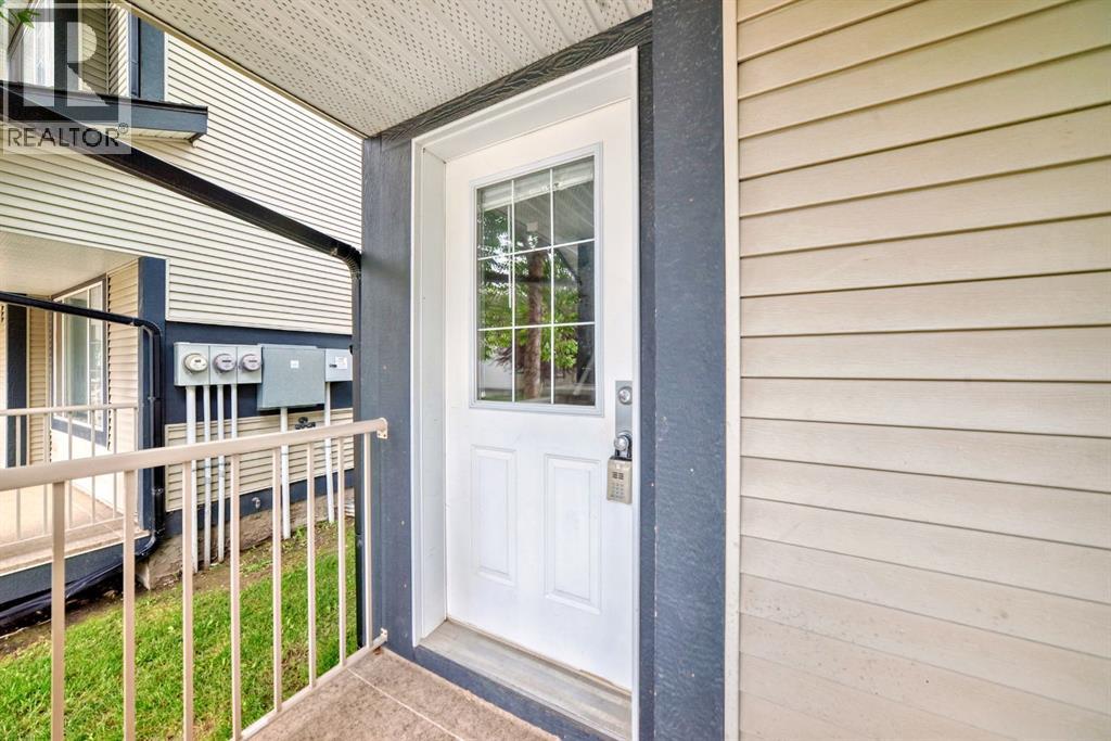 252 Stonemere Place, Chestermere, Alberta  T1X 1N0 - Photo 4 - A2278974