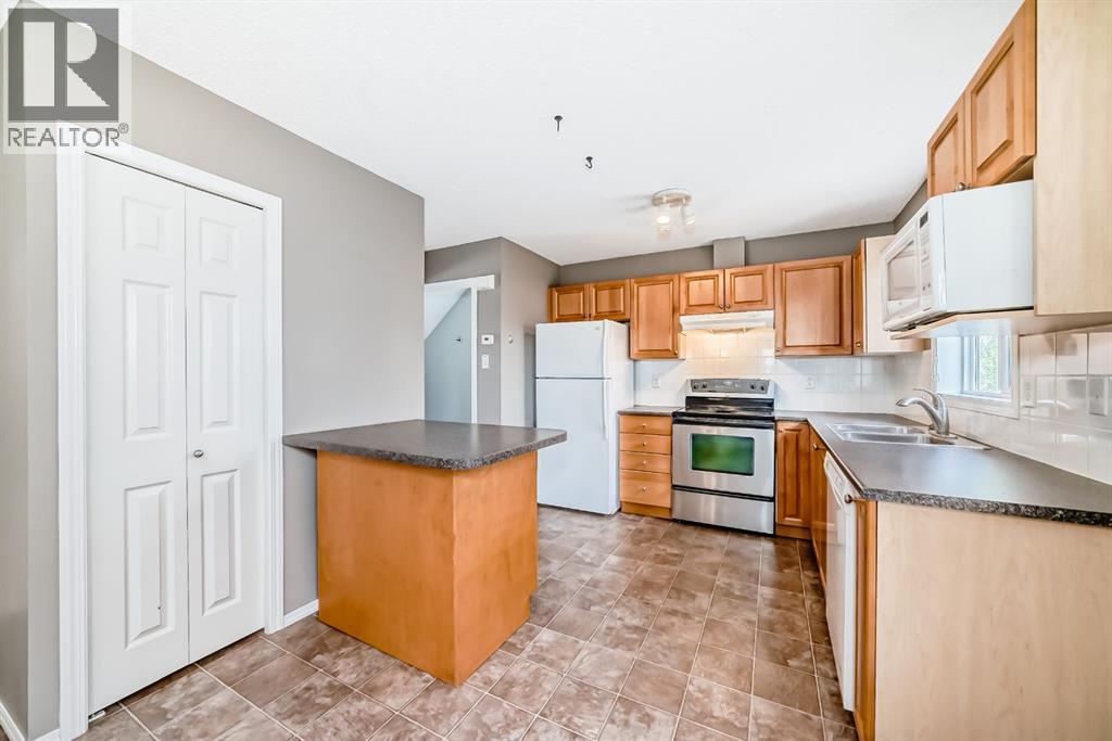 252 Stonemere Place, Chestermere, Alberta  T1X 1N0 - Photo 11 - A2278974