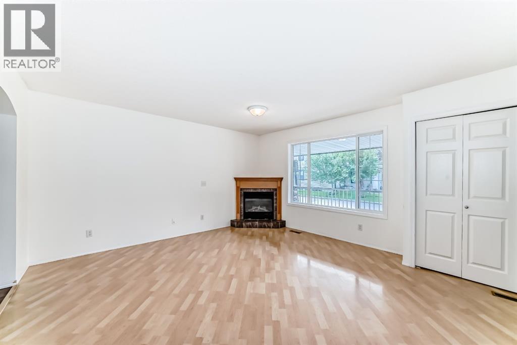 252 Stonemere Place, Chestermere, Alberta  T1X 1N0 - Photo 7 - A2278974