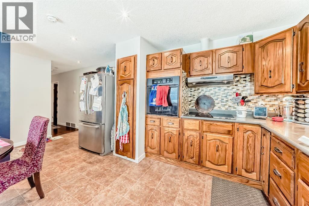 176 Hendon Drive Nw, Calgary, Alberta  T2K 1Z1 - Photo 10 - A2281337