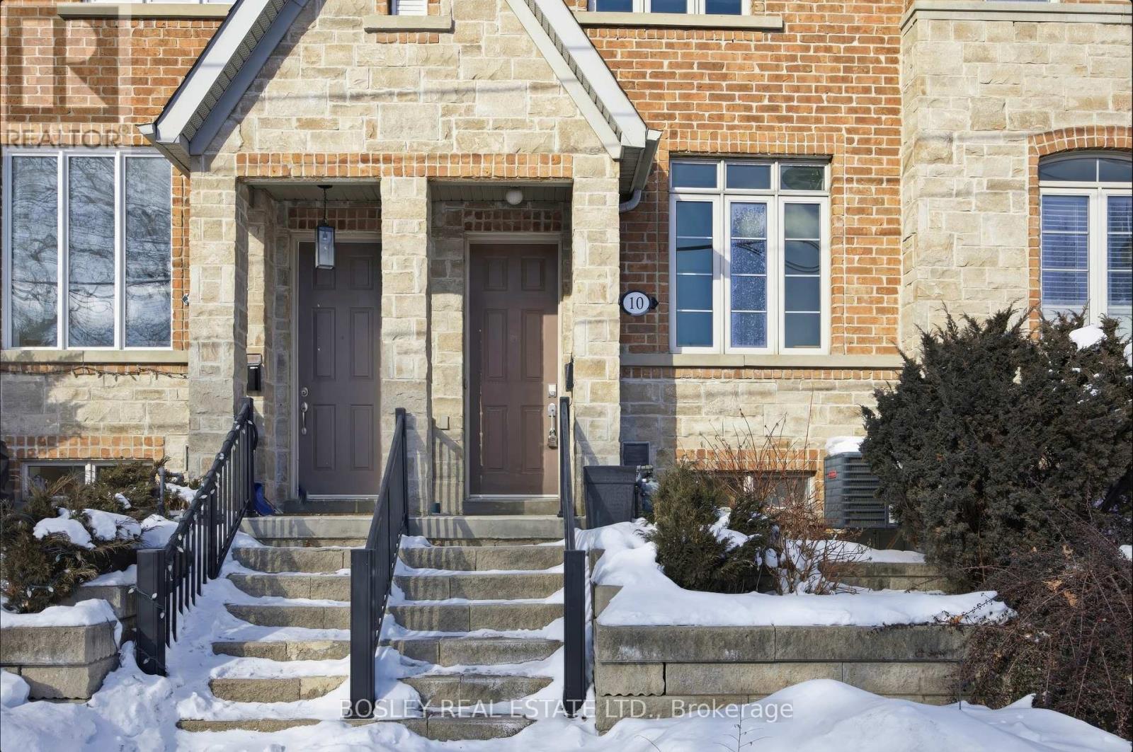 10 Mendota Road, Toronto, Ontario  M8Y 1E8 - Photo 2 - W12727204