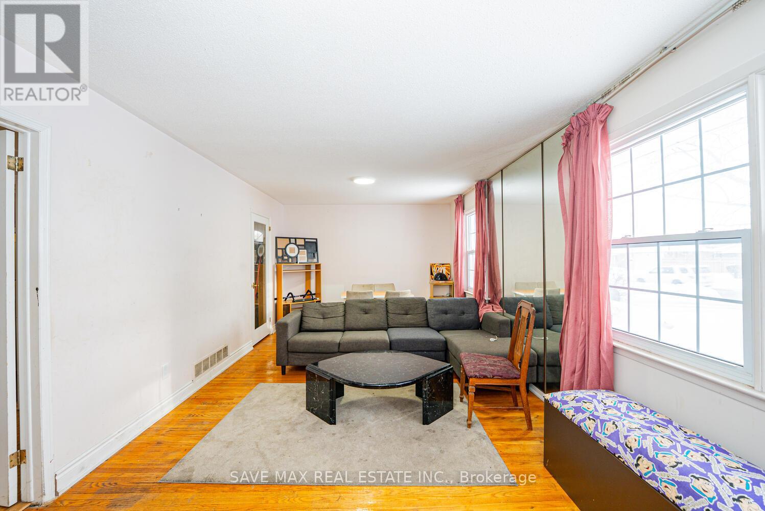 41 Duncannon Crescent, Brampton, Ontario  L6T 3E9 - Photo 13 - W12727216