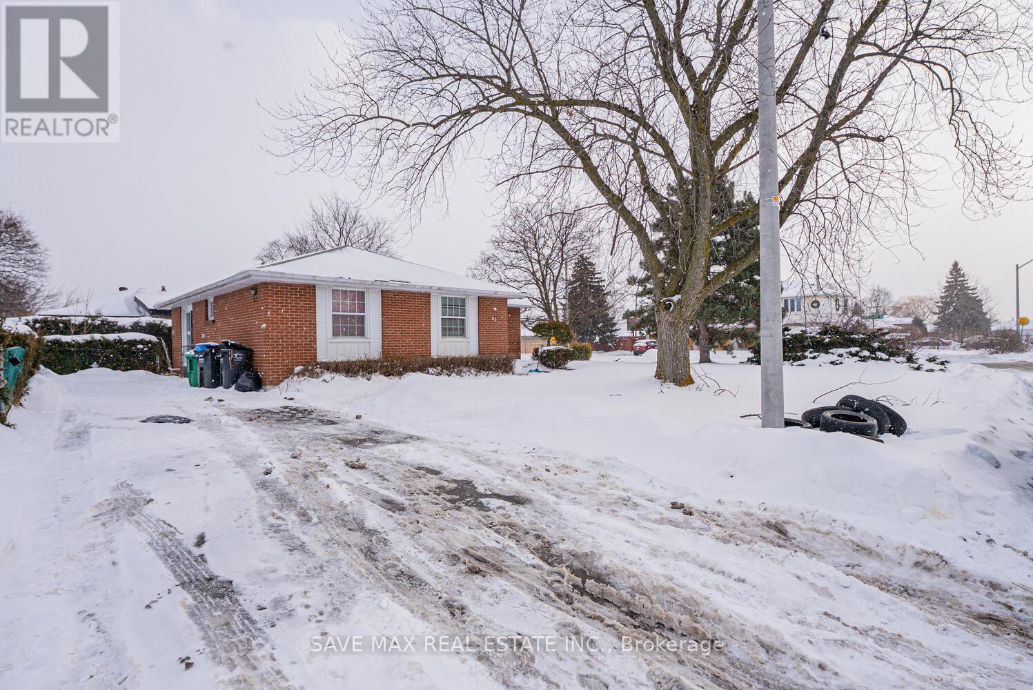 41 Duncannon Crescent, Brampton, Ontario  L6T 3E9 - Photo 2 - W12727216