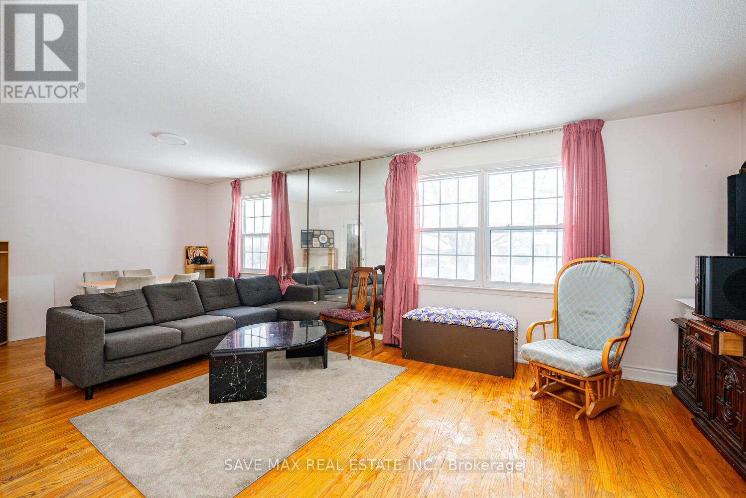 41 Duncannon Crescent, Brampton, Ontario  L6T 3E9 - Photo 9 - W12727216