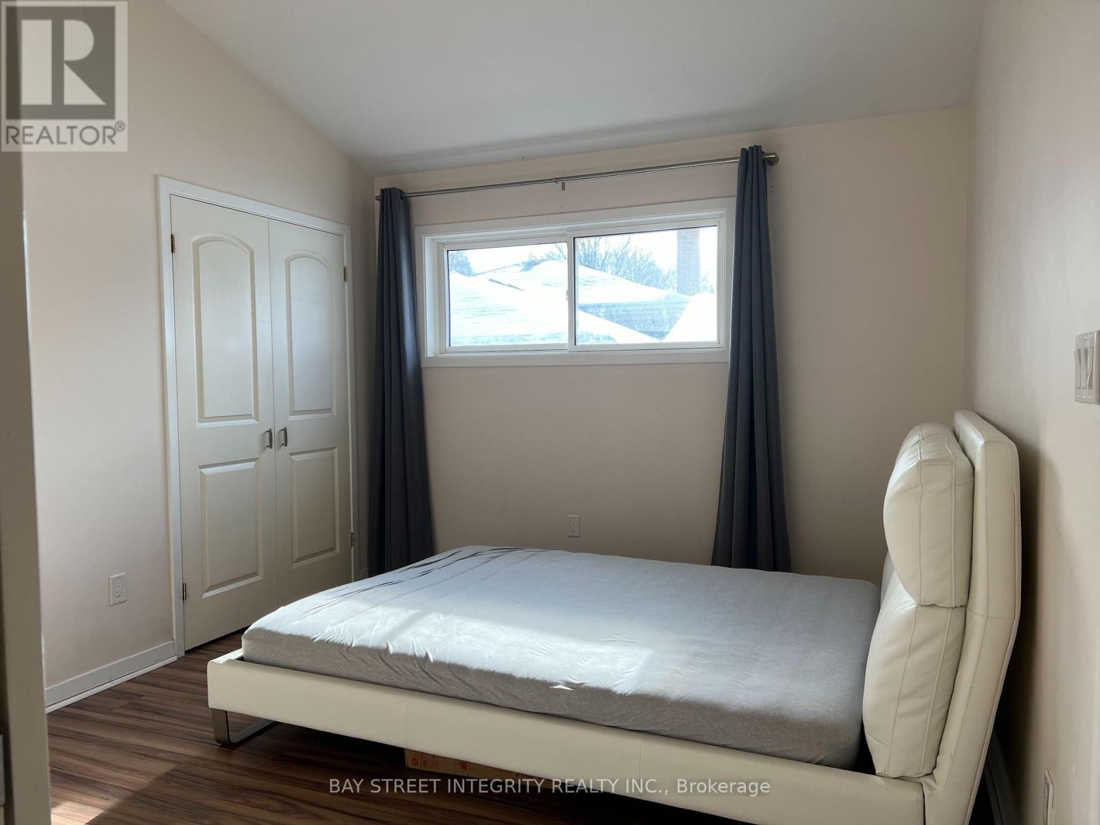 2 - 1339 Pinegrove Road, Oakville, Ontario  L6L 2X2 - Photo 16 - W12727232