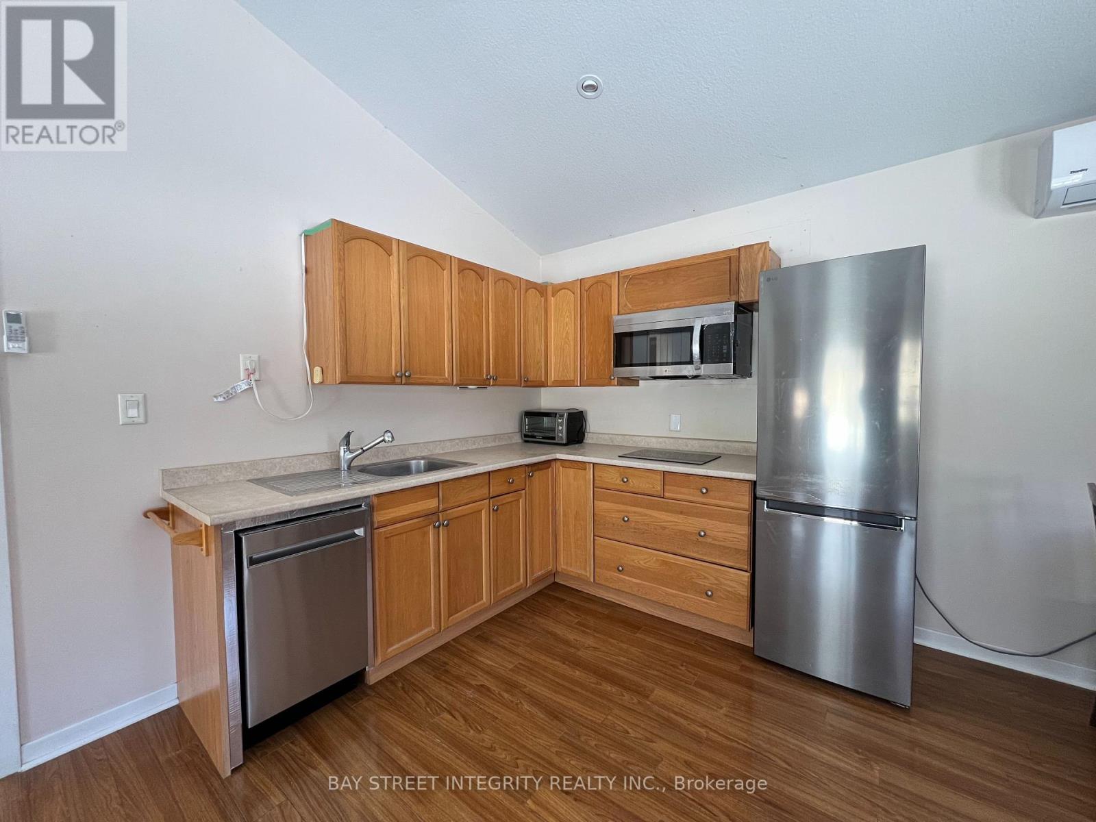 2 - 1339 Pinegrove Road, Oakville, Ontario  L6L 2X2 - Photo 9 - W12727232