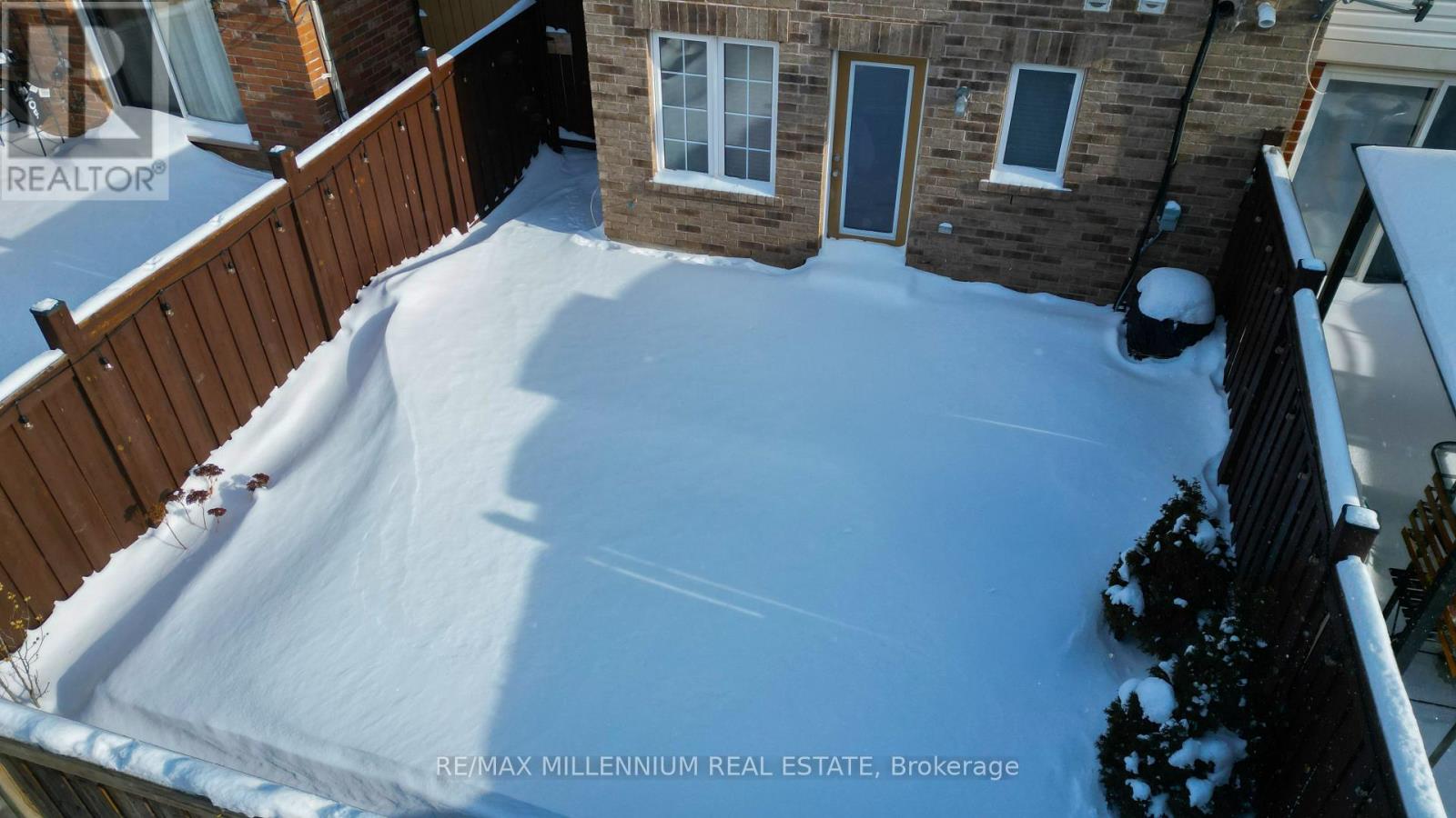 74 Lathbury Street, Brampton, Ontario  L7A 0R8 - Photo 4 - W12727234