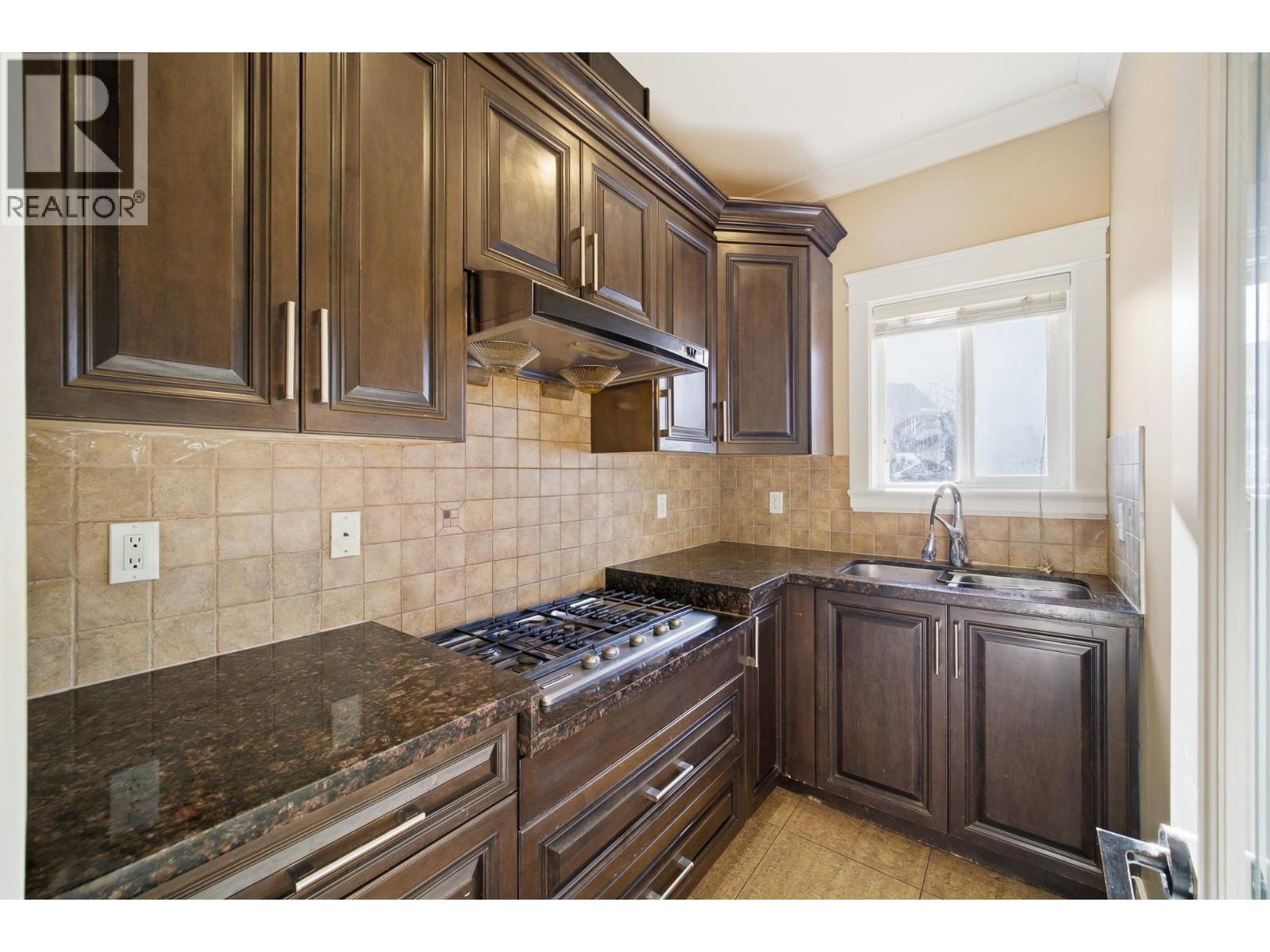 3741 Dundonald Avenue, Burnaby, British Columbia  V5G 3N6 - Photo 10 - R3081633