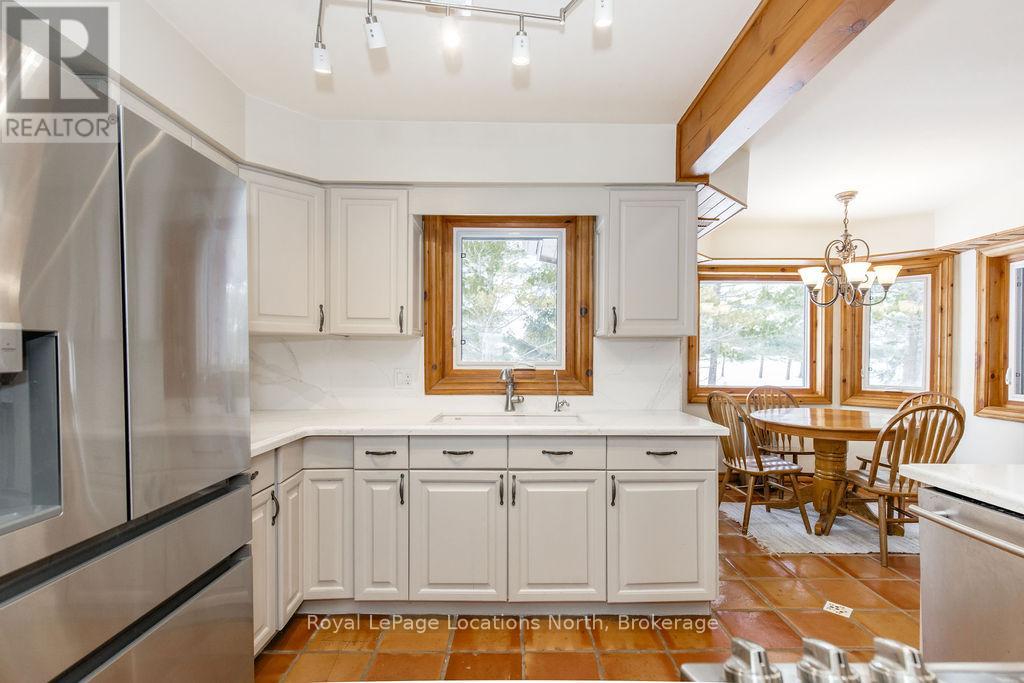 59 Wasaga Sands Drive, Wasaga Beach, Ontario  L9Z 1J4 - Photo 7 - S12727250