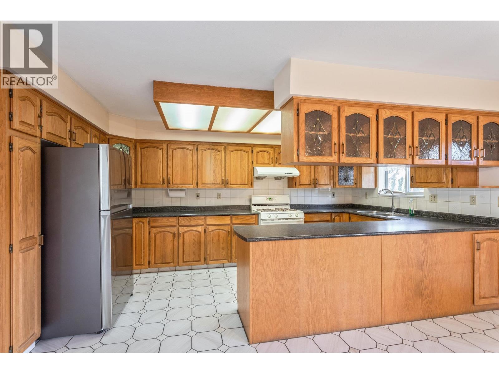 1506 Giles Place, Burnaby, British Columbia  V5A 3K6 - Photo 12 - R3082524