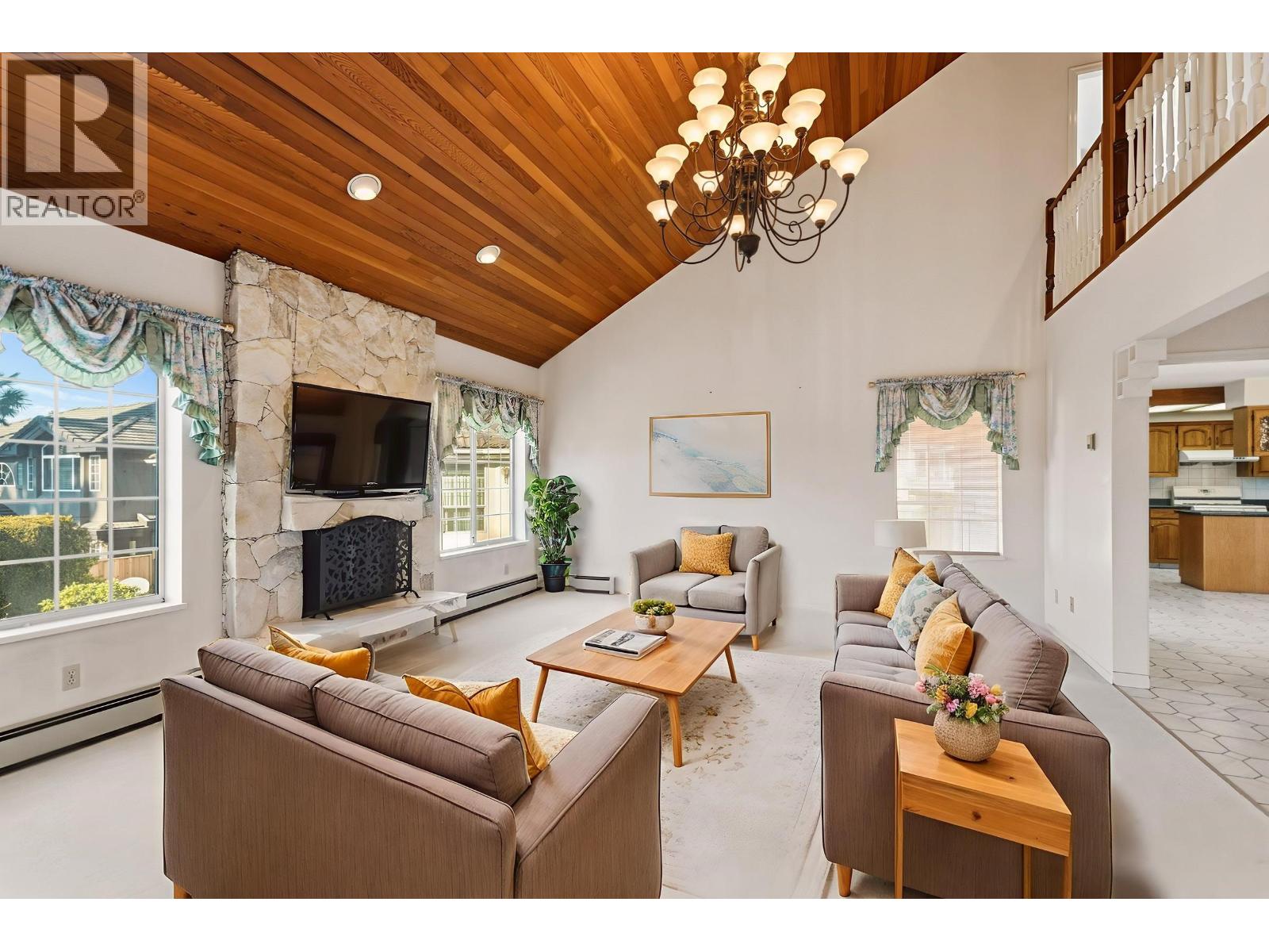 1506 Giles Place, Burnaby, British Columbia  V5A 3K6 - Photo 4 - R3082524