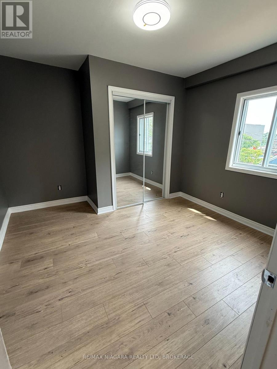 115 Kinnear Street, Port Colborne, Ontario  L3K 1A8 - Photo 10 - X12727262