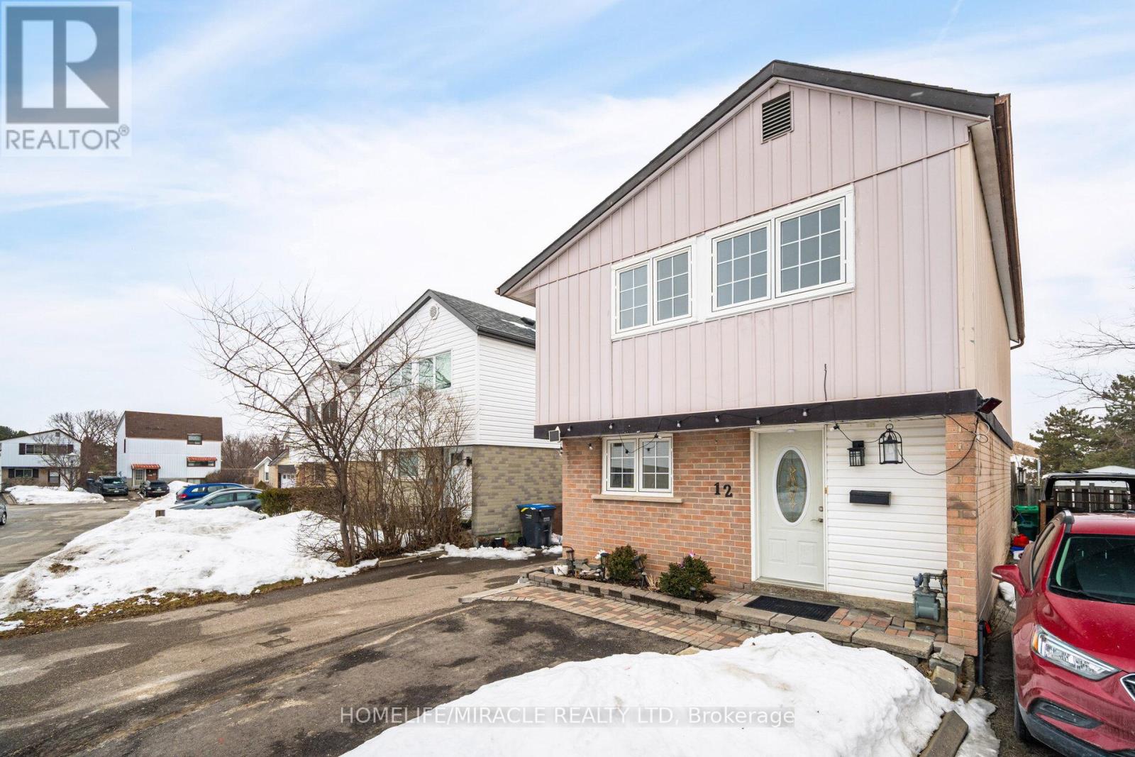 12 Huckleberry Square, Brampton, Ontario  L6S 1Y2 - Photo 8 - W12695522