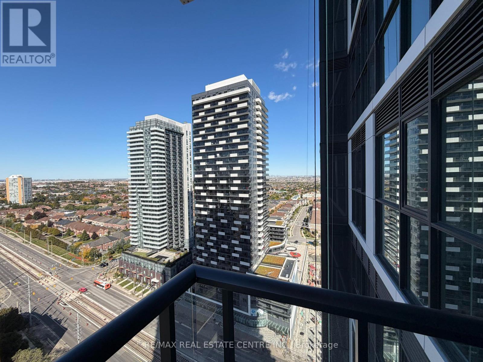 2108 - 15 Watergarden Drive, Mississauga, Ontario  L5R 0H4 - Photo 10 - W12727174