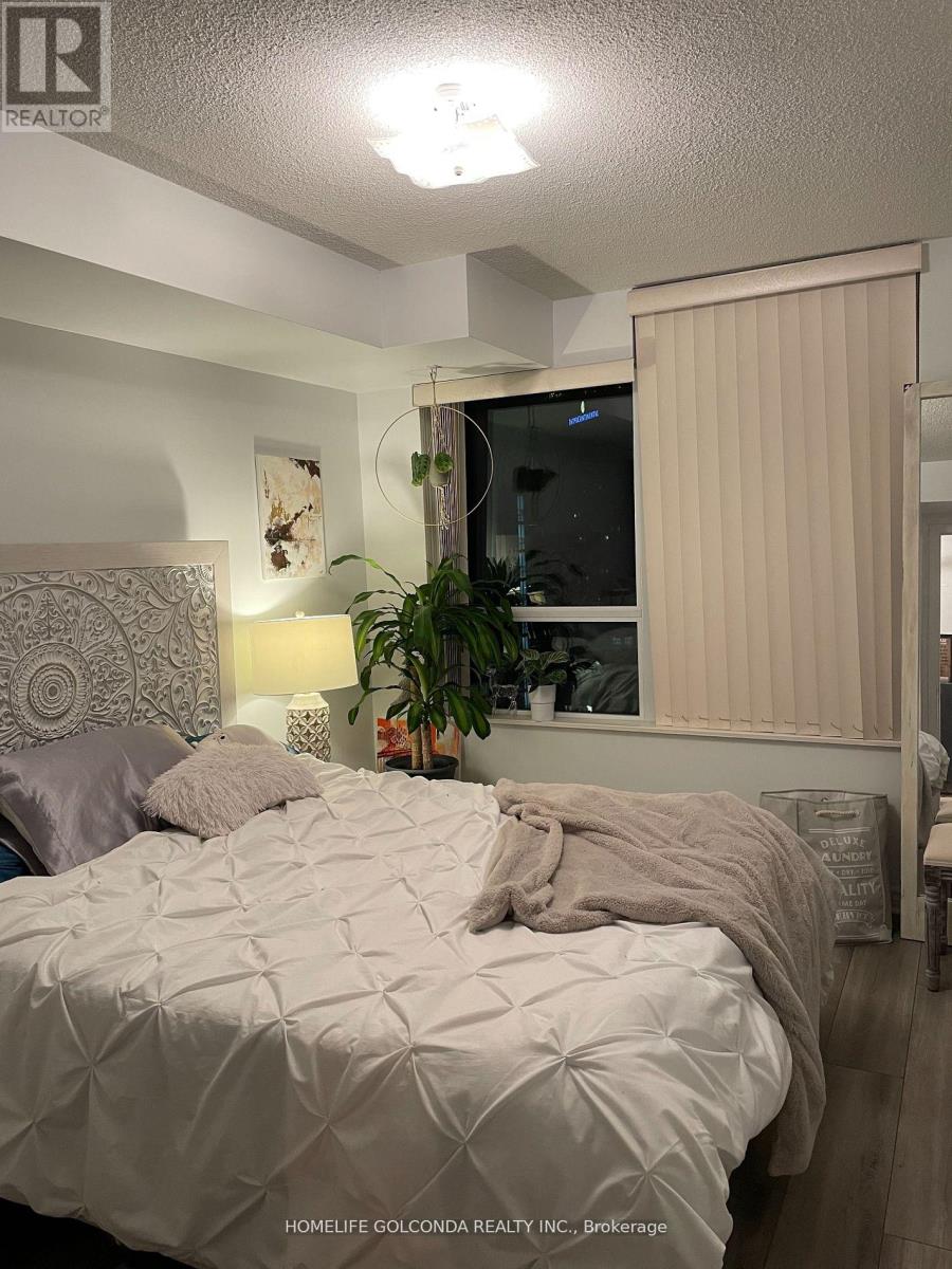 1803 - 19 Grand Trunk Crescent, Toronto, Ontario  M5J 3A3 - Photo 2 - C12727270