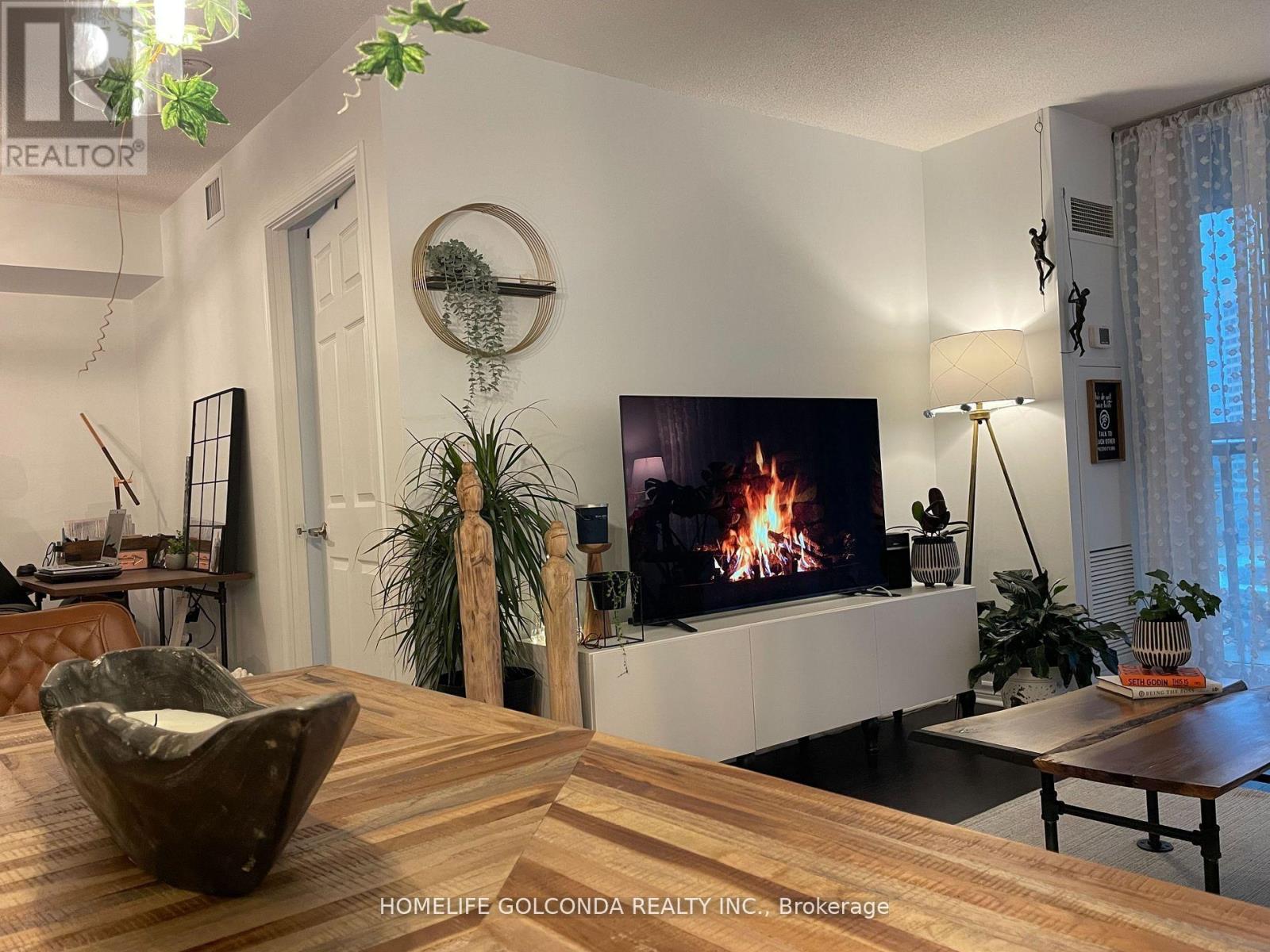 1803 - 19 Grand Trunk Crescent, Toronto, Ontario  M5J 3A3 - Photo 3 - C12727270