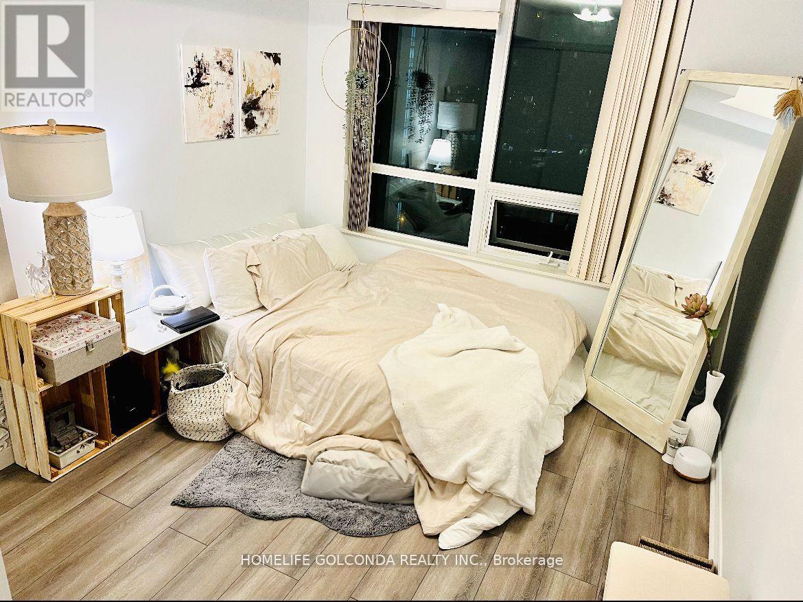 1803 - 19 Grand Trunk Crescent, Toronto, Ontario  M5J 3A3 - Photo 6 - C12727270