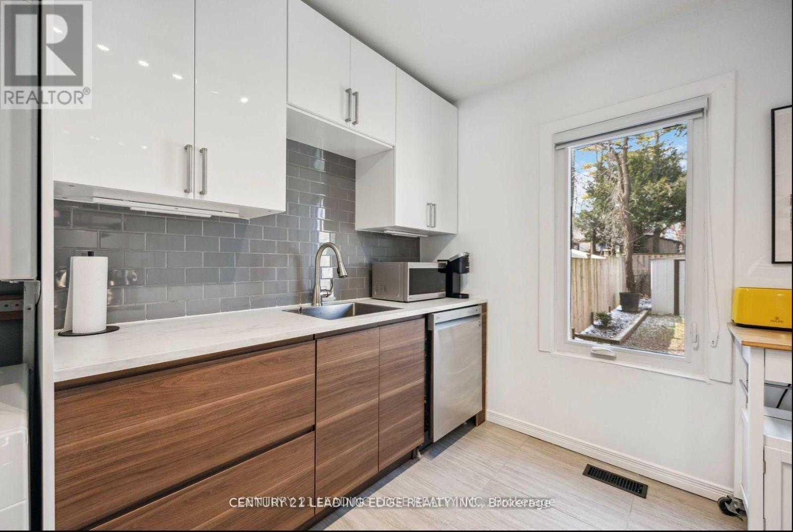 A - 360 Coxwell Avenue, Toronto, Ontario  M4L 3B7 - Photo 12 - E12727246