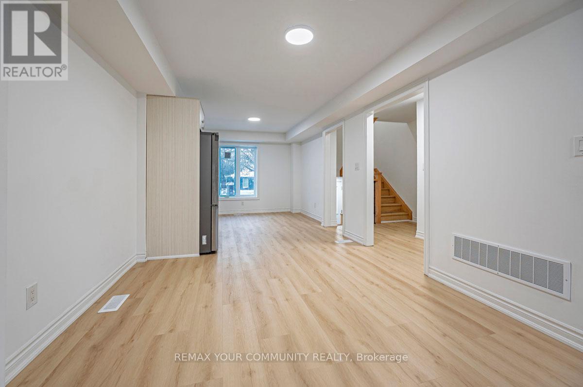 2 - 11 Plaisance Road, Richmond Hill, Ontario  L4C 5H1 - Photo 11 - N12727254