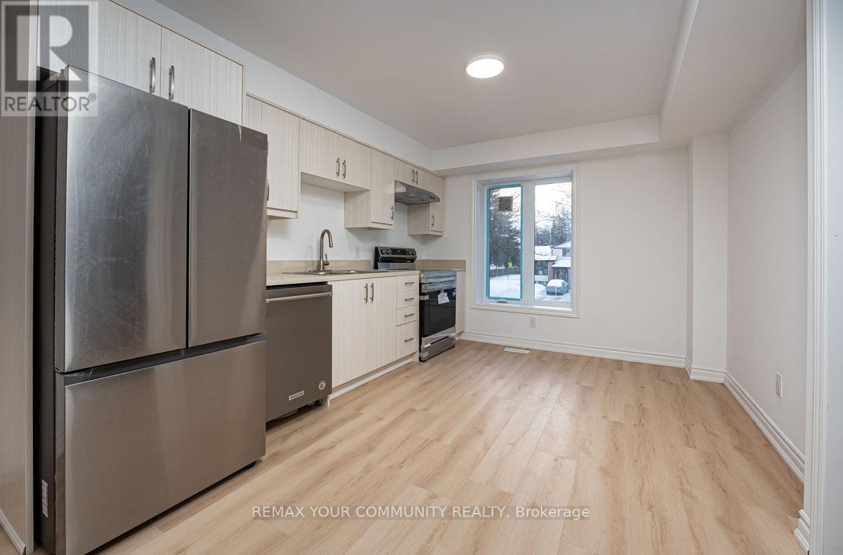 2 - 11 Plaisance Road, Richmond Hill, Ontario  L4C 5H1 - Photo 5 - N12727254