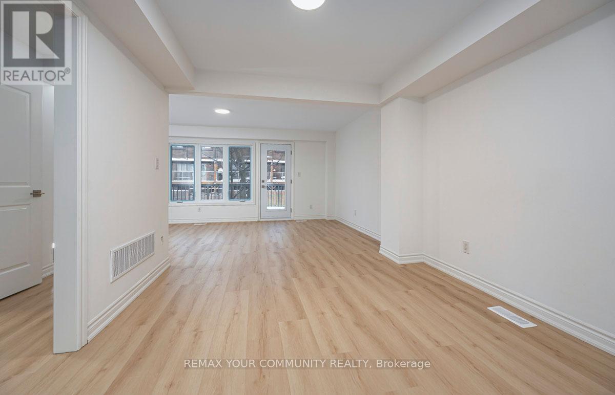 2 - 11 Plaisance Road, Richmond Hill, Ontario  L4C 5H1 - Photo 7 - N12727254