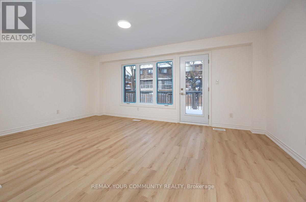 2 - 11 Plaisance Road, Richmond Hill, Ontario  L4C 5H1 - Photo 8 - N12727254