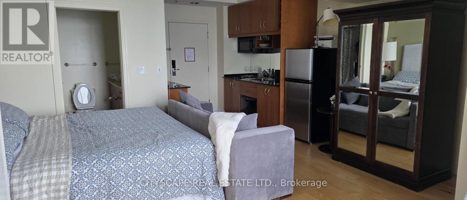 3706 - 1 King Street W, Toronto, Ontario  M5H 1A1 - Photo 3 - C12445666