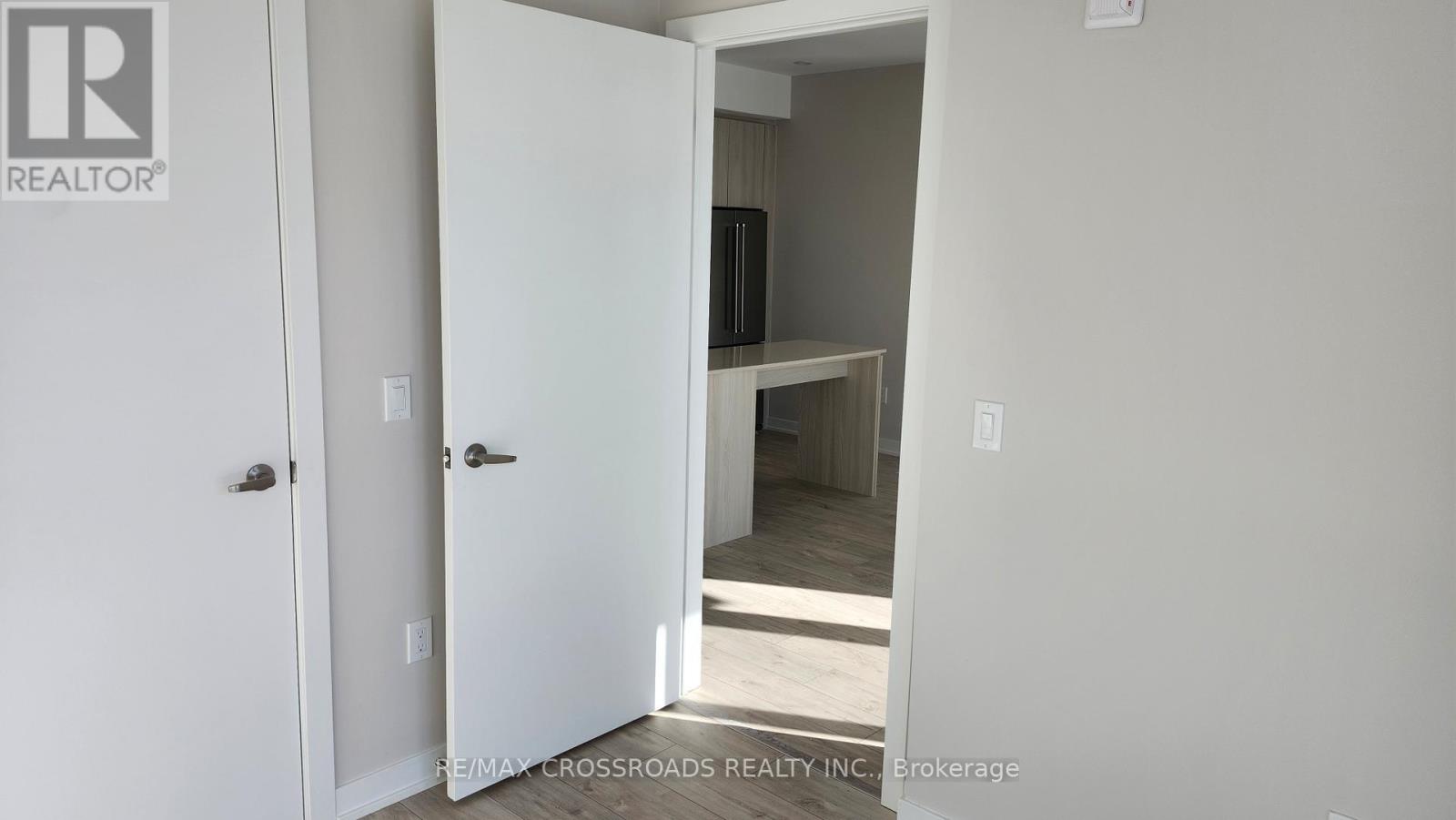 511 - 720 Whitlock Avenue, Milton, Ontario  L9E 2B5 - Photo 5 - W12727238