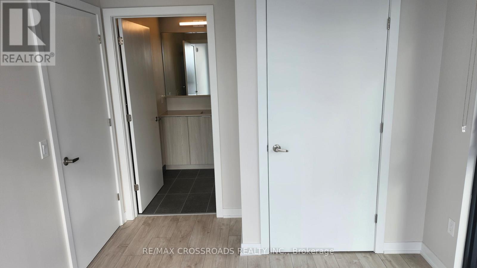 511 - 720 Whitlock Avenue, Milton, Ontario  L9E 2B5 - Photo 8 - W12727238