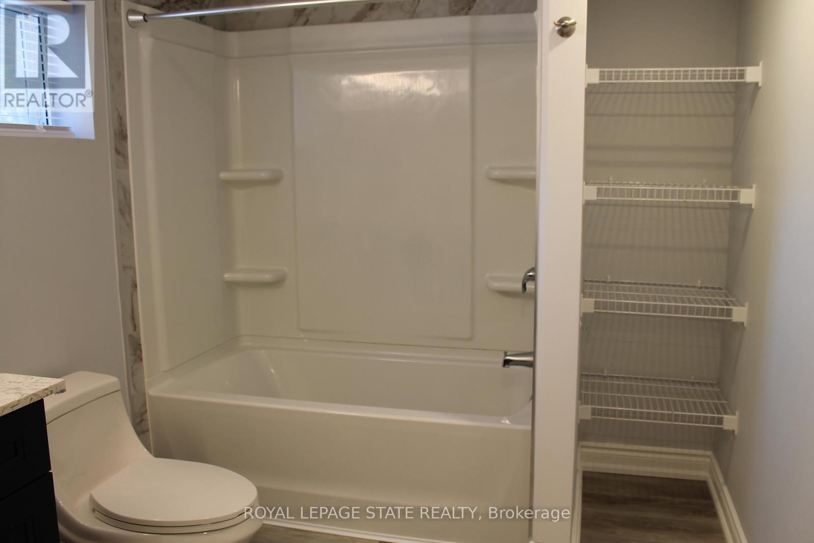 B - 191 East 25th Street, Hamilton, Ontario  L8V 3A4 - Photo 13 - X12727264