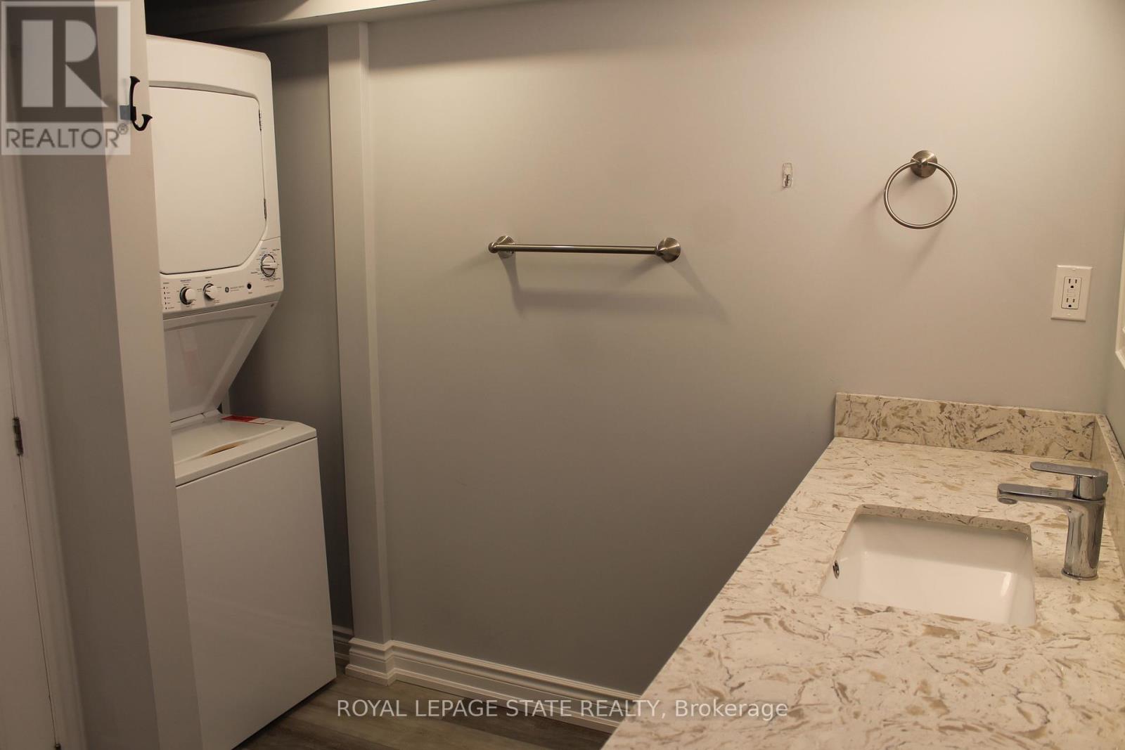 B - 191 East 25th Street, Hamilton, Ontario  L8V 3A4 - Photo 14 - X12727264