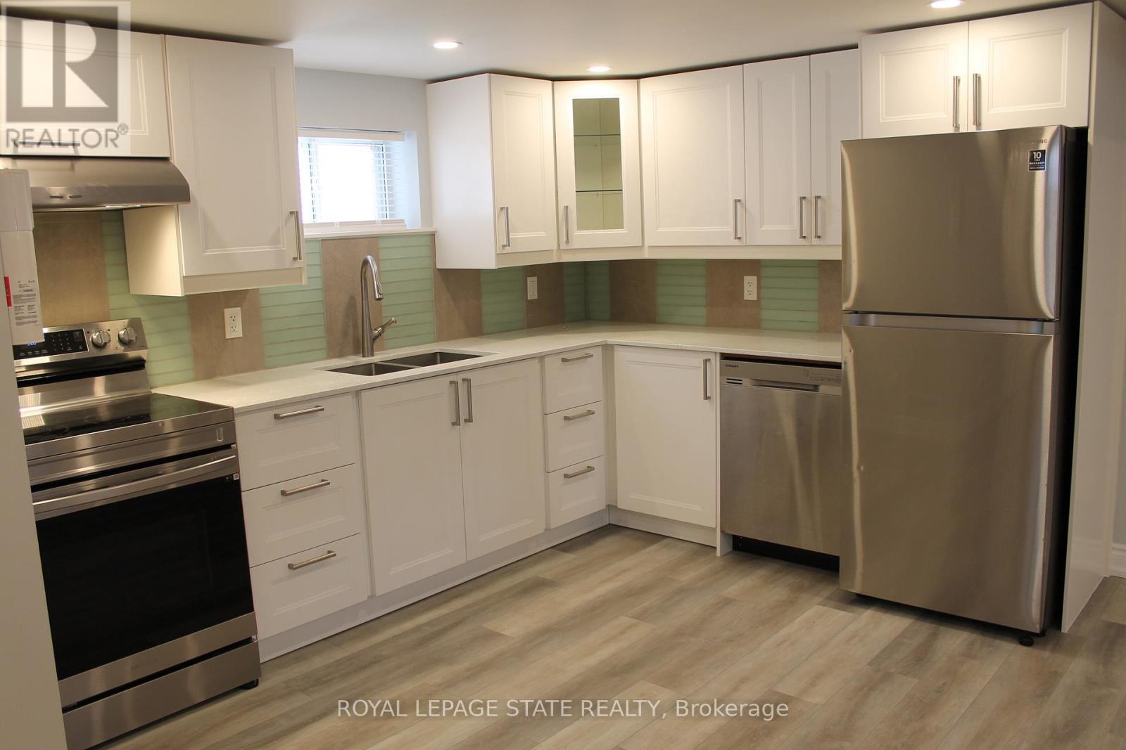 B - 191 East 25th Street, Hamilton, Ontario  L8V 3A4 - Photo 5 - X12727264