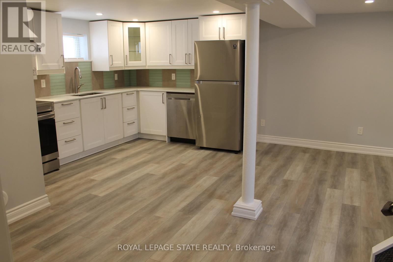 B - 191 East 25th Street, Hamilton, Ontario  L8V 3A4 - Photo 7 - X12727264