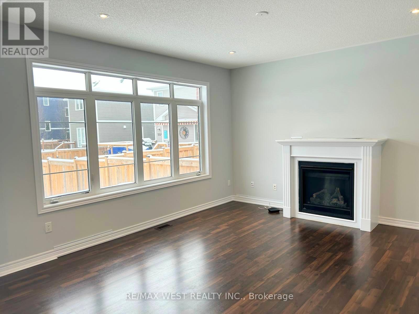 5 Drake Avenue, Brant, Ontario  N3L 0H9 - Photo 8 - X12727274