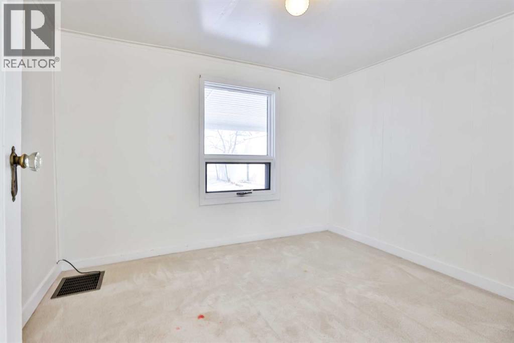 236 N 100 W, Raymond, Alberta  T0K 2S0 - Photo 14 - A2281013