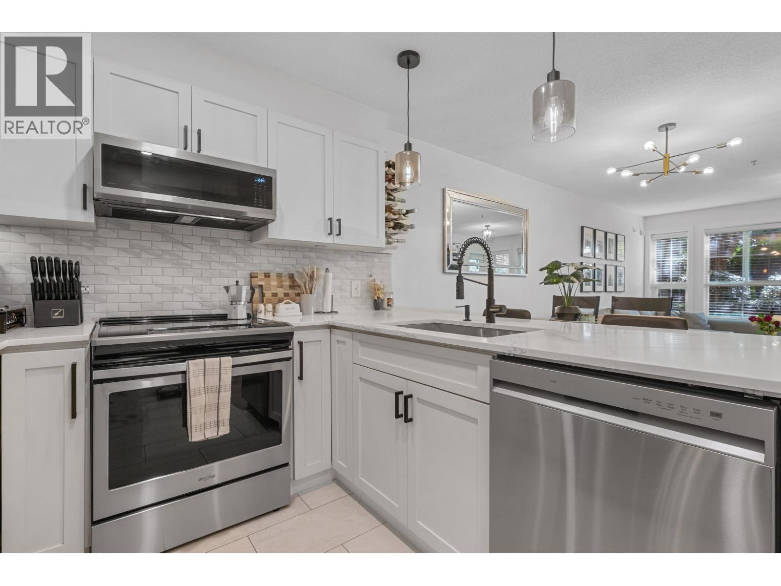 113 19677 Meadow Gardens Way, Pitt Meadows, British Columbia  V3Y 0A2 - Photo 4 - R3082427