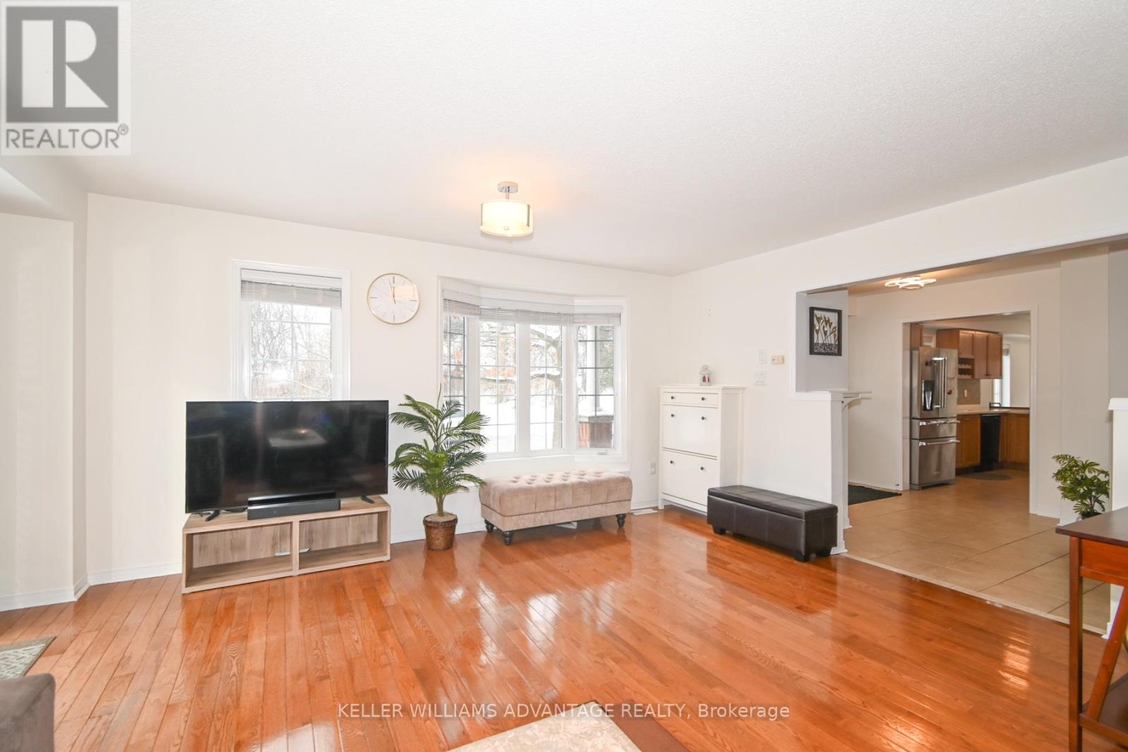 220 - 7360 Zinnia Place, Mississauga, Ontario  L5W 2A1 - Photo 2 - W12726822