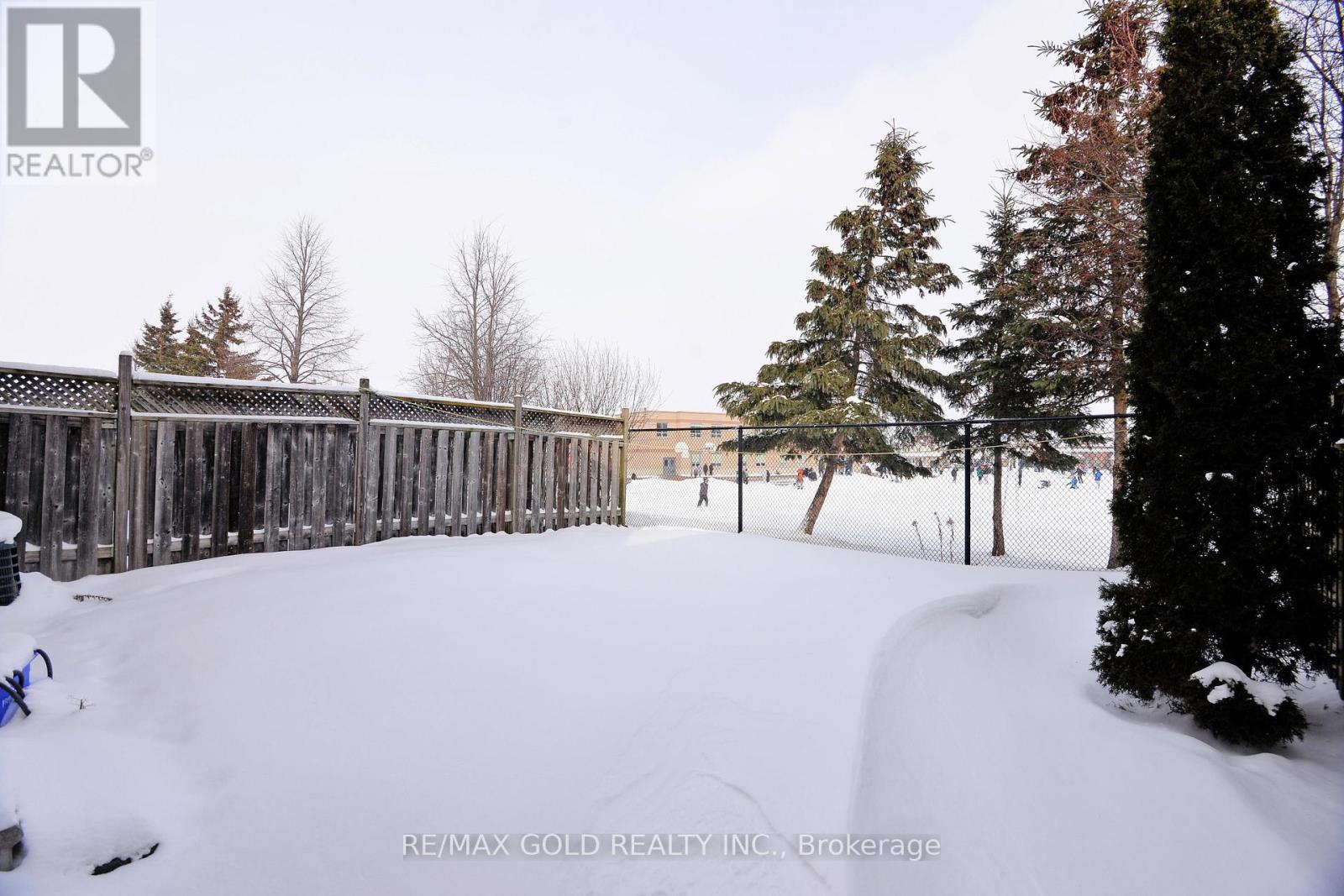 84 Trudelle Crescent, Brampton, Ontario  L7A 2Z2 - Photo 3 - W12711108