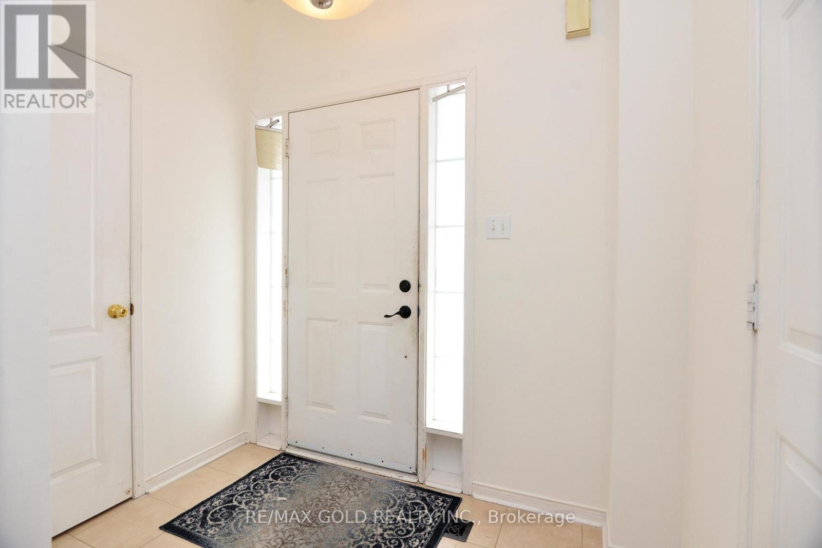 84 Trudelle Crescent, Brampton, Ontario  L7A 2Z2 - Photo 4 - W12711108