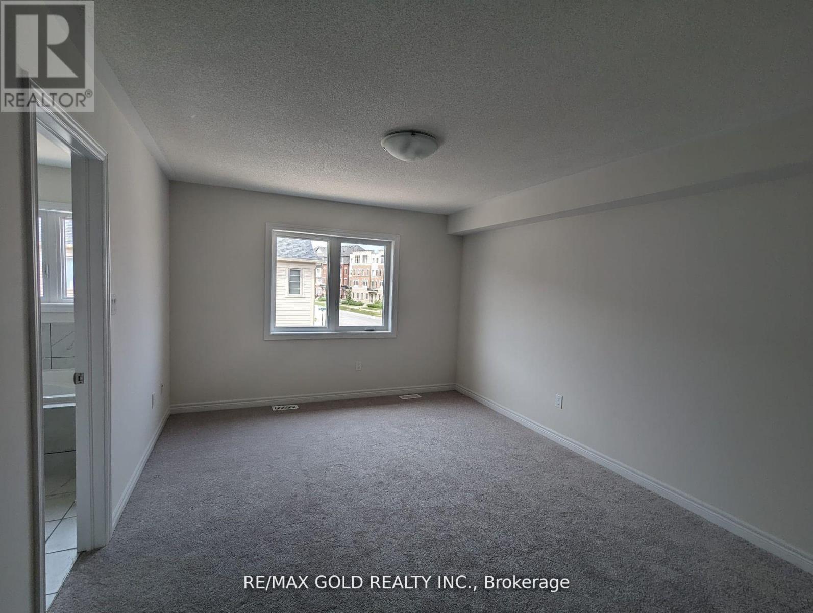 46 Bayardo Drive, Oshawa, Ontario  L1L 0V2 - Photo 2 - E12727292