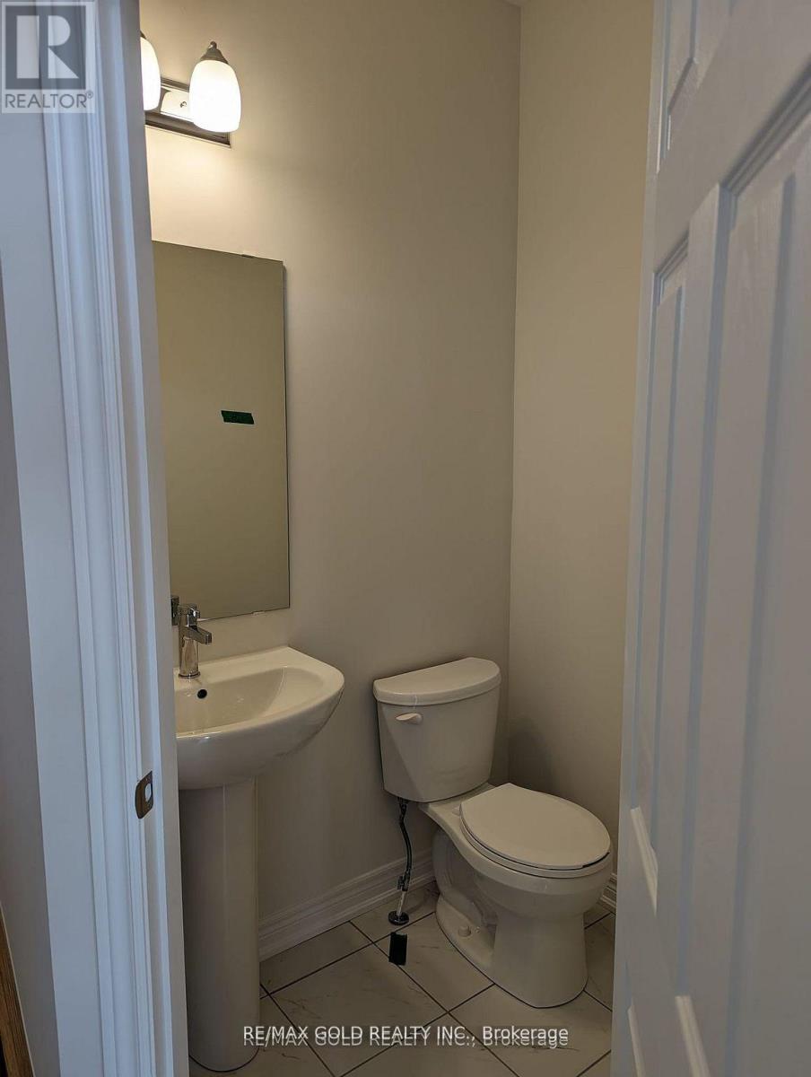 46 Bayardo Drive, Oshawa, Ontario  L1L 0V2 - Photo 8 - E12727292