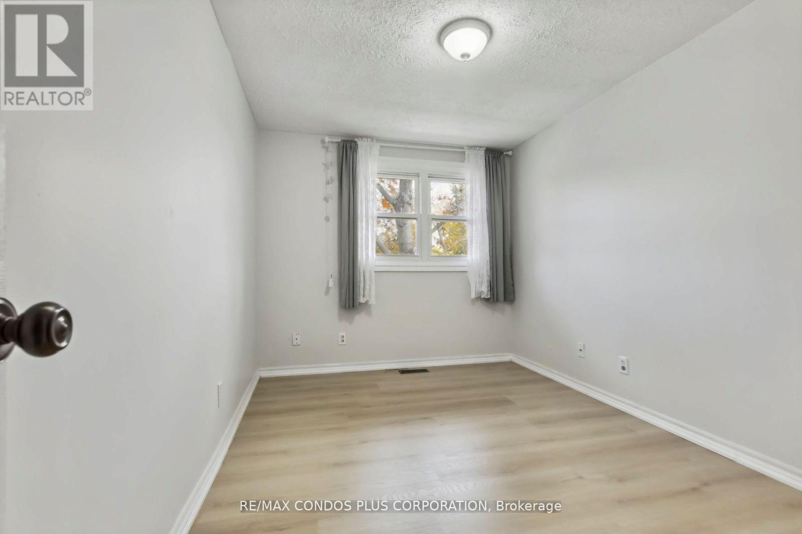 2 - 294 Fergus Avenue, Kitchener, Ontario N2A 2H5 - Photo 21 - X12727290