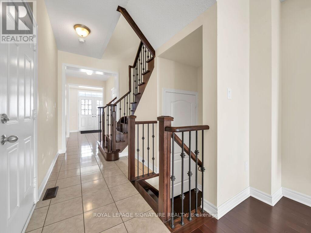 160 Sky Harbour Drive, Brampton, Ontario  L6Y 0T9 - Photo 10 - W12721460