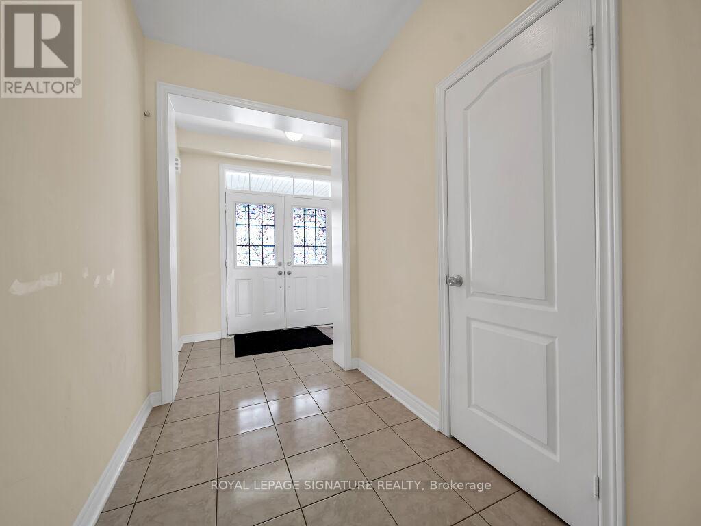 160 Sky Harbour Drive, Brampton, Ontario  L6Y 0T9 - Photo 7 - W12721460