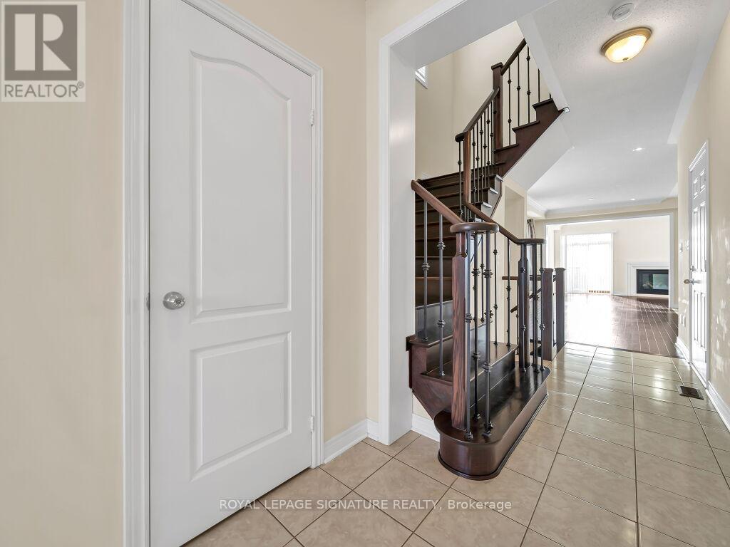 160 Sky Harbour Drive, Brampton, Ontario  L6Y 0T9 - Photo 9 - W12721460