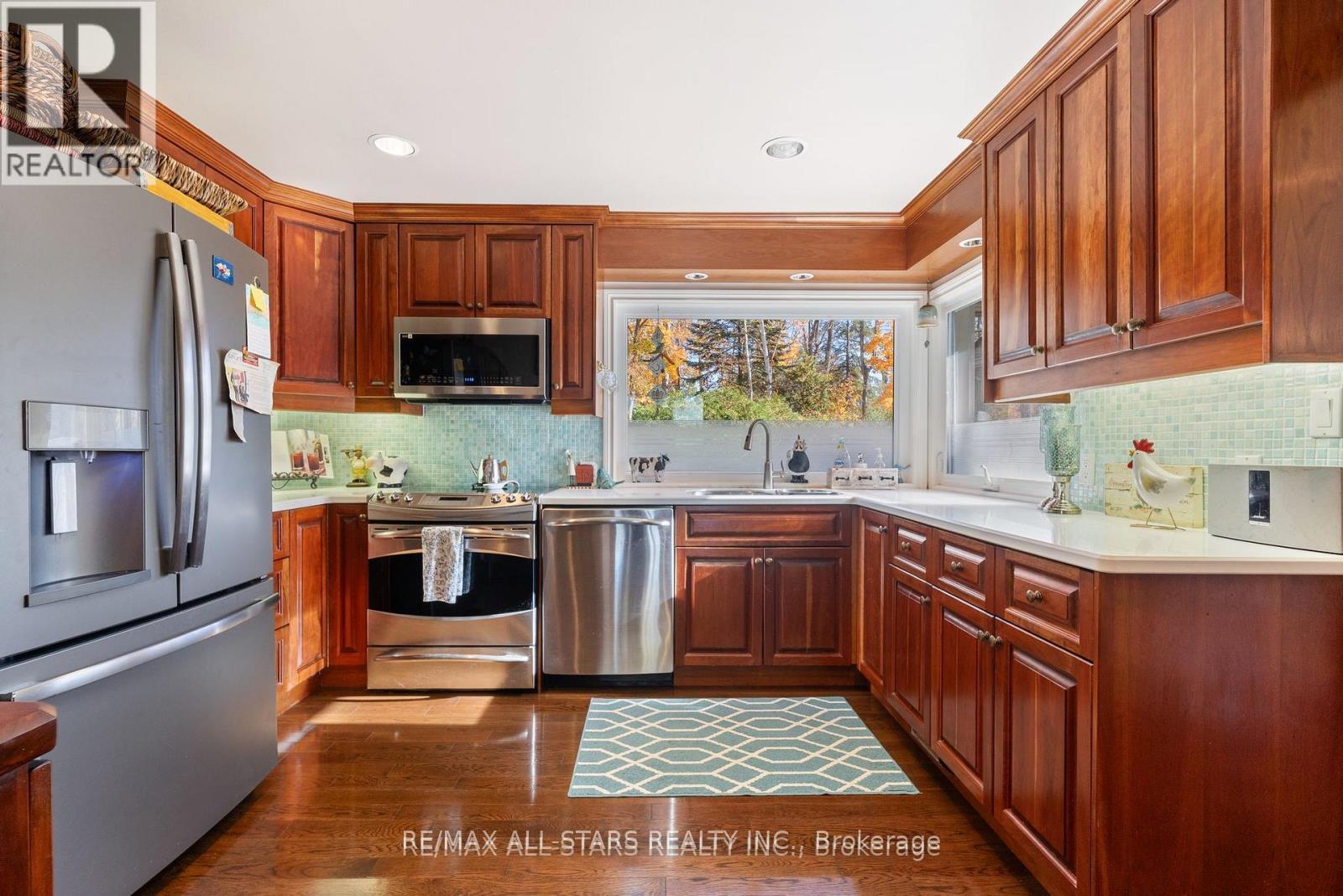 8 Manor Road, Kawartha Lakes, Ontario  K0M 1A0 - Photo 15 - X12727322