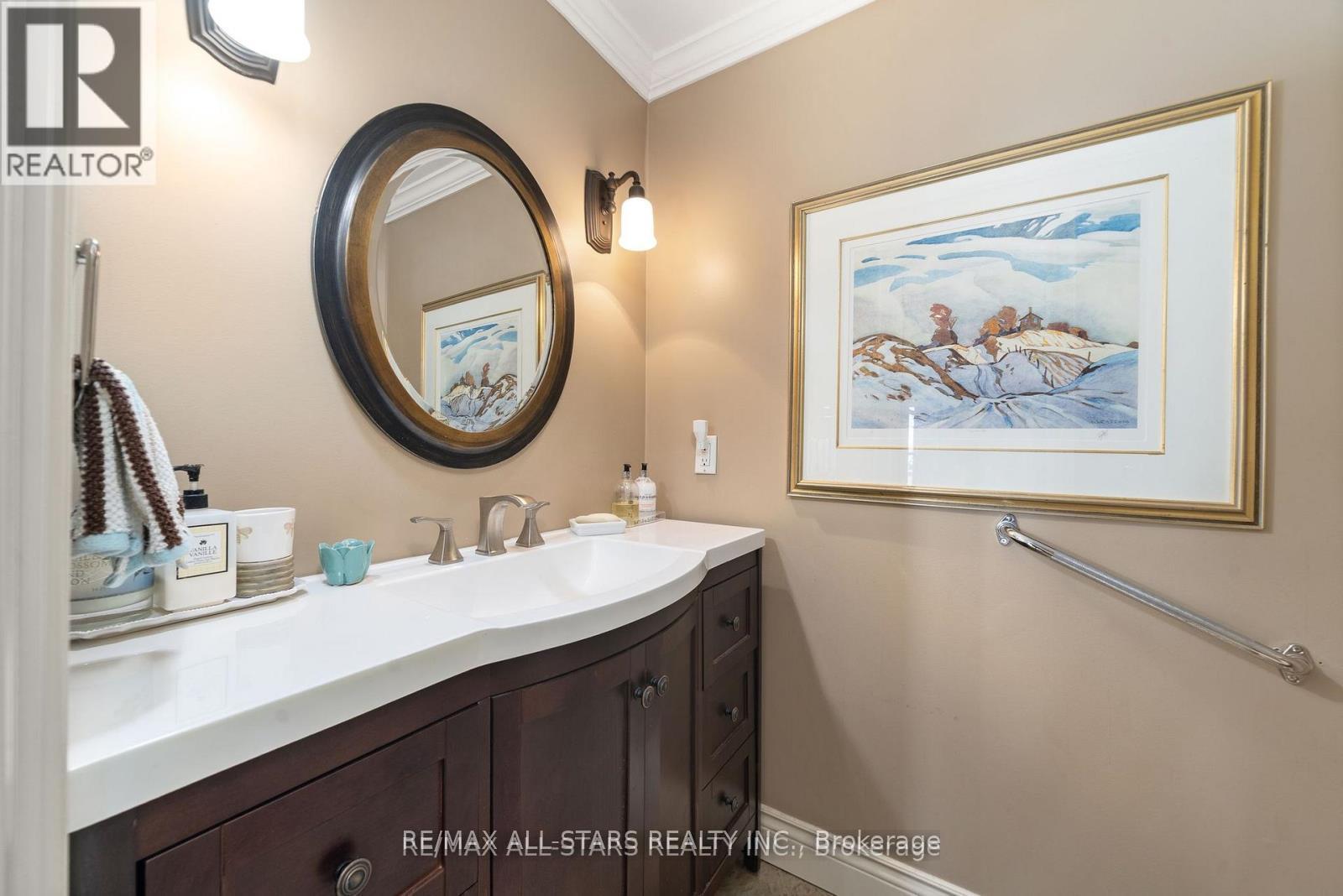 8 Manor Road, Kawartha Lakes, Ontario  K0M 1A0 - Photo 32 - X12727322