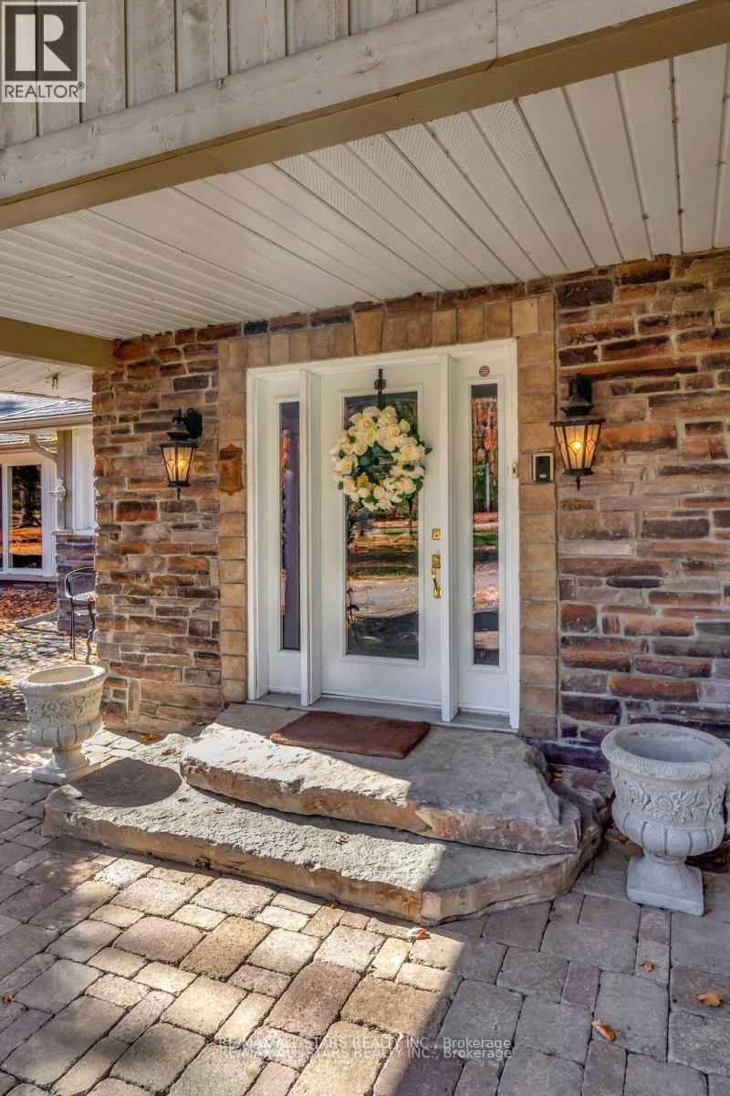 8 Manor Road, Kawartha Lakes, Ontario  K0M 1A0 - Photo 8 - X12727322