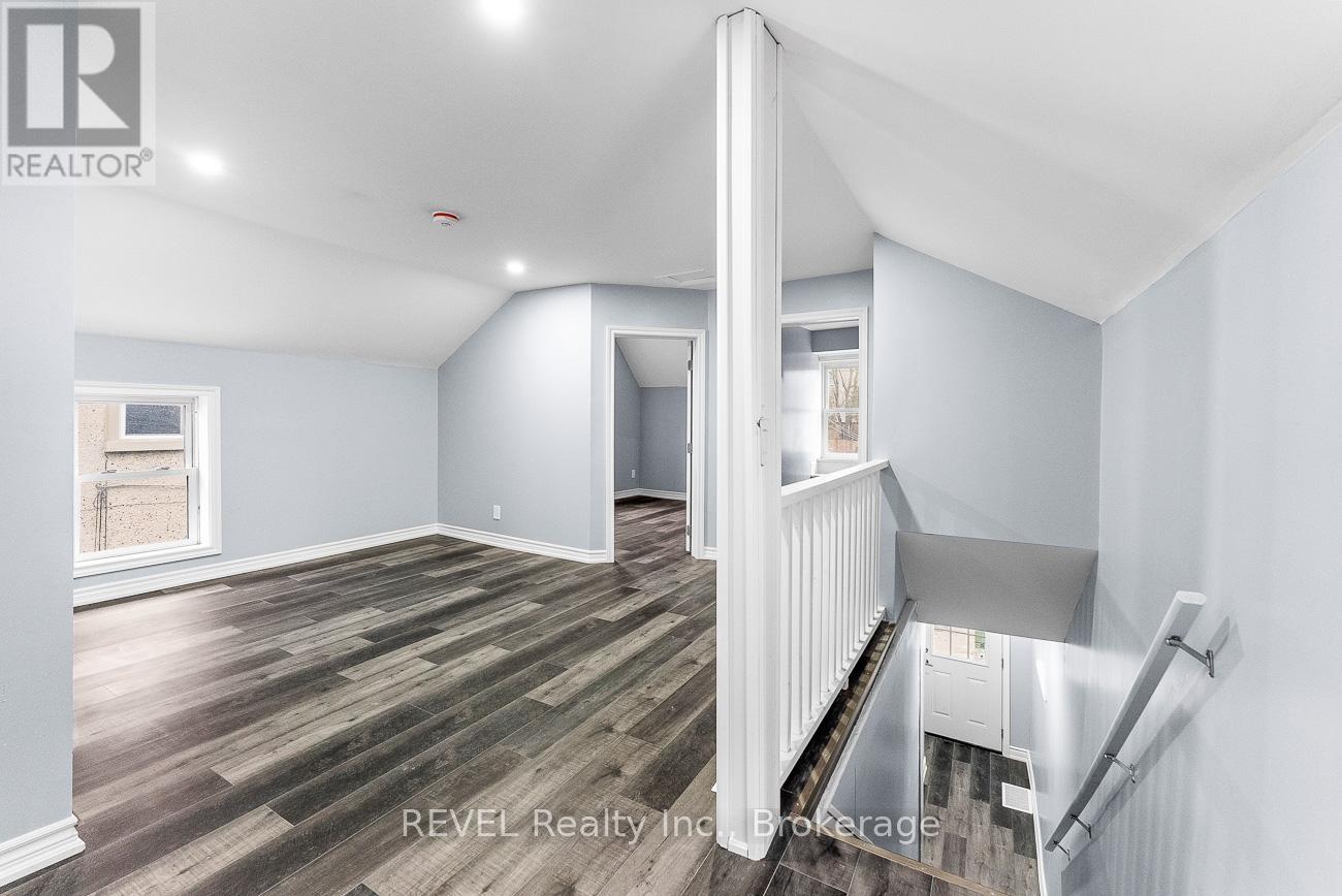 30 Division Street, St. Catharines, Ontario  L2R 3G2 - Photo 3 - X12727308