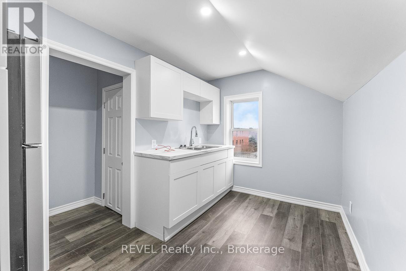 30 Division Street, St. Catharines, Ontario  L2R 3G2 - Photo 7 - X12727308